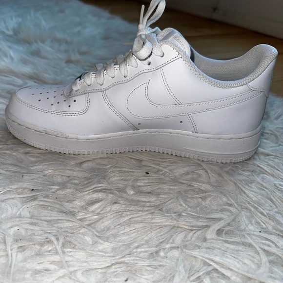 Nike Air Force 1 ‘07 Gently Worn - Picture 15 of 15